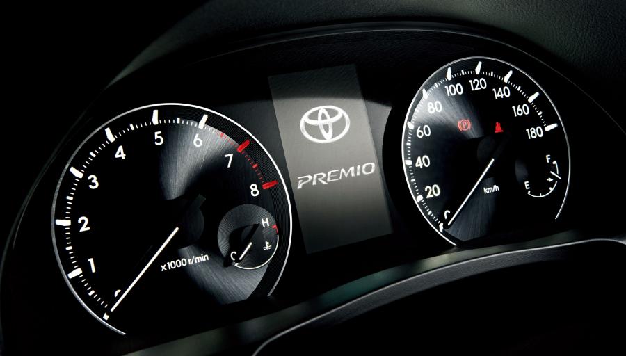 Панель приборов Toyota Premio 2016 года  (фото 2 из 7)